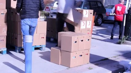 Karşıyaka'da 270 vatandaşa daha yardım götürüldü