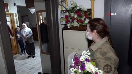 Mehmetçik'ten şehit annesine "Vefa"