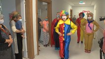 Palyaço kostümlü hemşireler kanser hastası çocukları eğlendirdi
