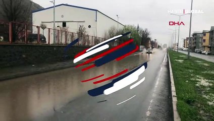 Kars'ta bir yanda yağmur bir yanda kar