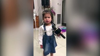 Fan nhí đoán tên bài hát của Mỹ Tâm