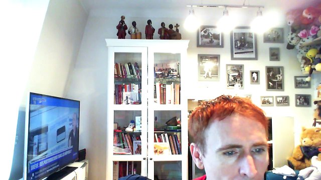 Wiwi égratigne who's gonna help you d'Axelle Red