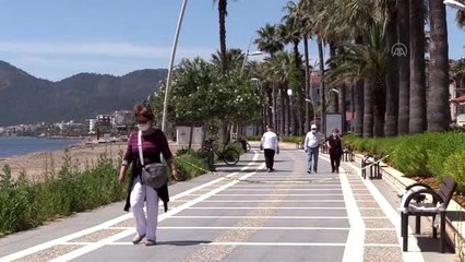 65 yaş ve üzerindekiler güzel havanın keyfini çıkardı