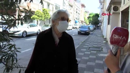 KADIKÖY SAHİLİNDE 65 YAŞ ÜSTÜ GÜNEŞLİ HAVANIN TADINI ÇIKARDI 2