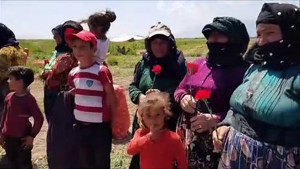 CHP'li Mehmet Guzelmansur, Anneler Günü'nde tarım işçisi kadınları ziyaret etti