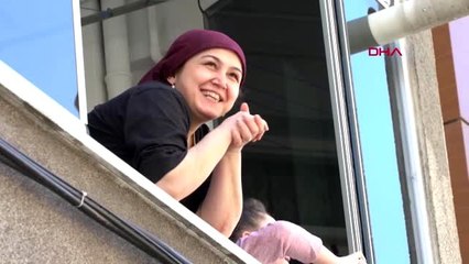 İSTANBUL Annelere drone ile havadan çiçek yağdı