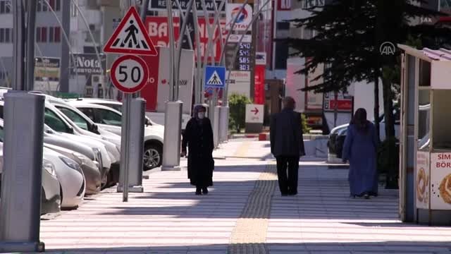 65 yaş ve üzeri vatandaşlar uzun bir aradan sonra ilk defa sokağa çıktı