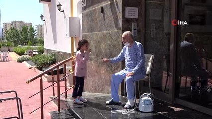 Burhan Amca dışarıya çıkmanın sevincini yaşadı: "Hürriyetine kavuşmuş gibi oluyorsun"
