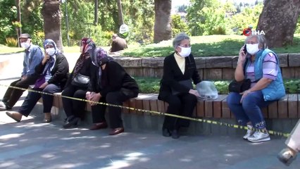 Antalya'da 65 yaş ve üzeri vatandaşlar evlerine dönerken zorlandı