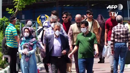 الإيرانيون يخشون موجة جديدة من الإصابات بالفيروس