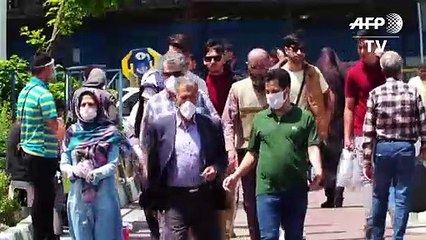 الإيرانيون يخشون موجة جديدة من الإصابات بالفيروس