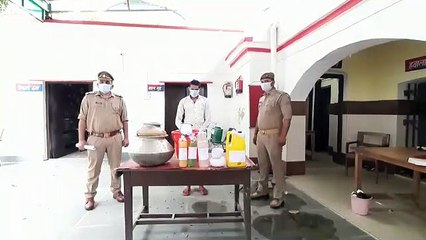 अवैध शराब बनाने वालों पर पुलिस का शिकंजा कसना  जारी