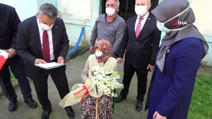 Validen 122 yaşındaki Emine Nine'ye anneler günü ziyareti