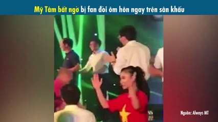 Mỹ Tâm bất ngờ bị fan đòi ôm hôn ngay trên sân khấu