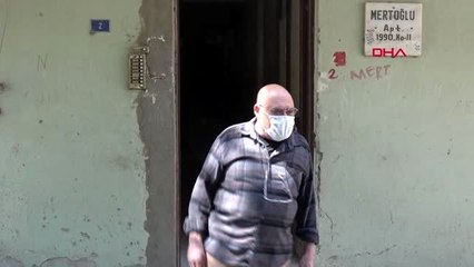 Balıkesir'de 65 yaş üstü sokakta nefes aldı