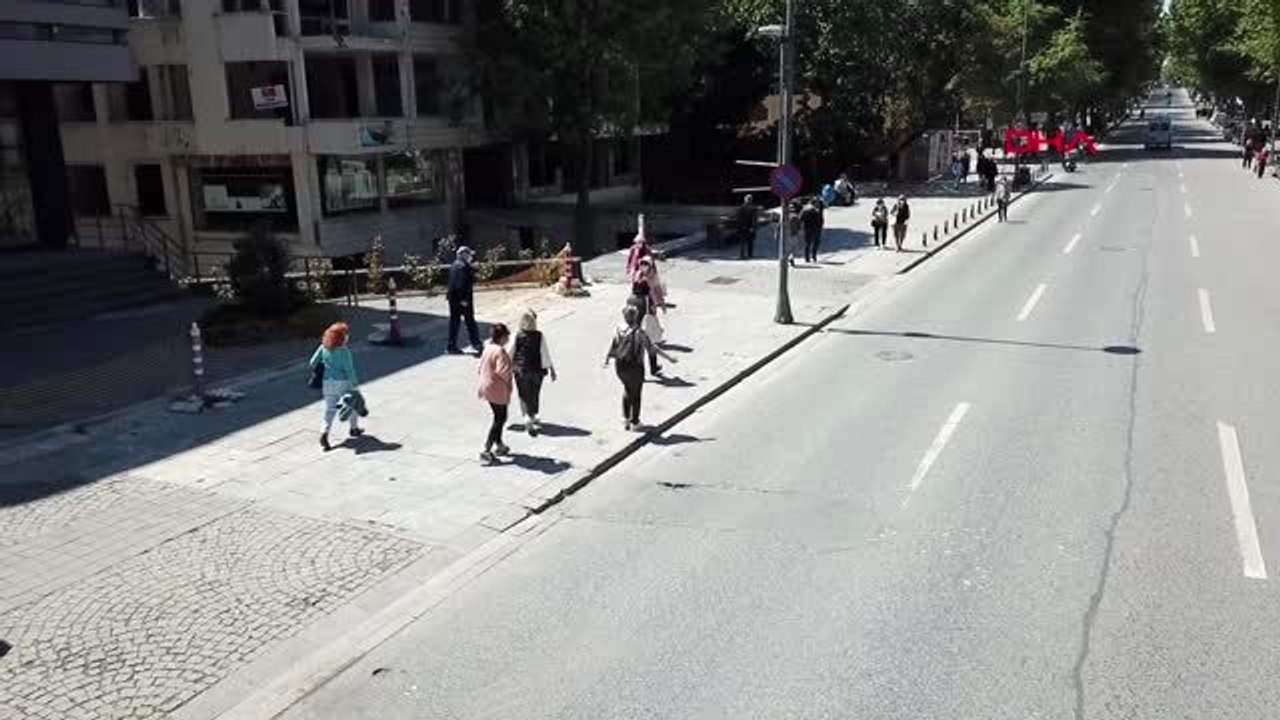 BAĞDAT CADDESİ'NDEKİ 65 YAŞ ÜSTÜ HAVADAN GÖRÜNTÜLENDİ