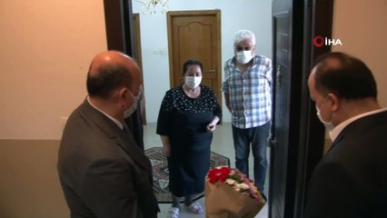 Maltepe’de şehit annelerine ve 100 yaş üstü annelere Anneler Günü ziyareti