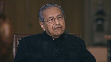 مهاتير محمد: هذه حكايتي مع الملك وقضية التدخل في القضاء