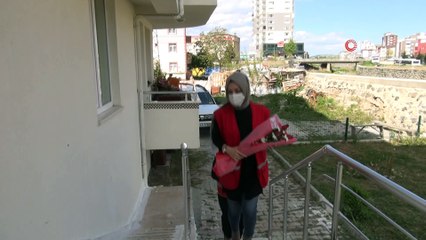 İki ay sonra dışarı çıktı, ilk iş olarak engelli kızı ve eşine bayramlık aldı