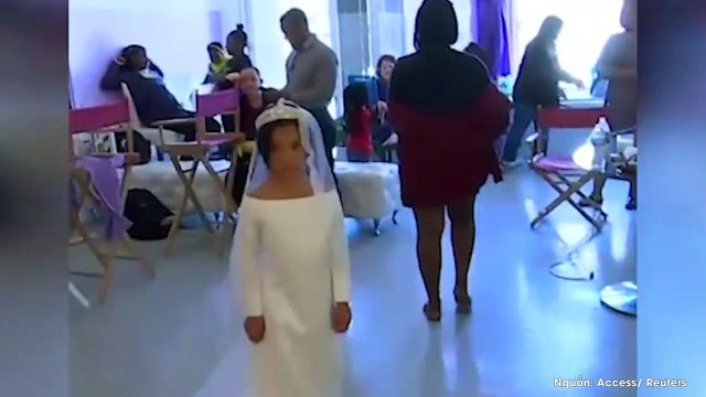 Cận cảnh hôn lễ hoàng gia phiên bản nhí khiến CĐM thế giới phát cuồng với hơn 6 triệu lượt xem