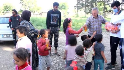 Belçikalı Müslümanlardan ihtiyaç sahiplerine gıda yardımı
