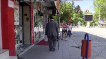Akşehir’de 65 yaş üzeri vatandaşlar güneşli havanın tadını çıkardı