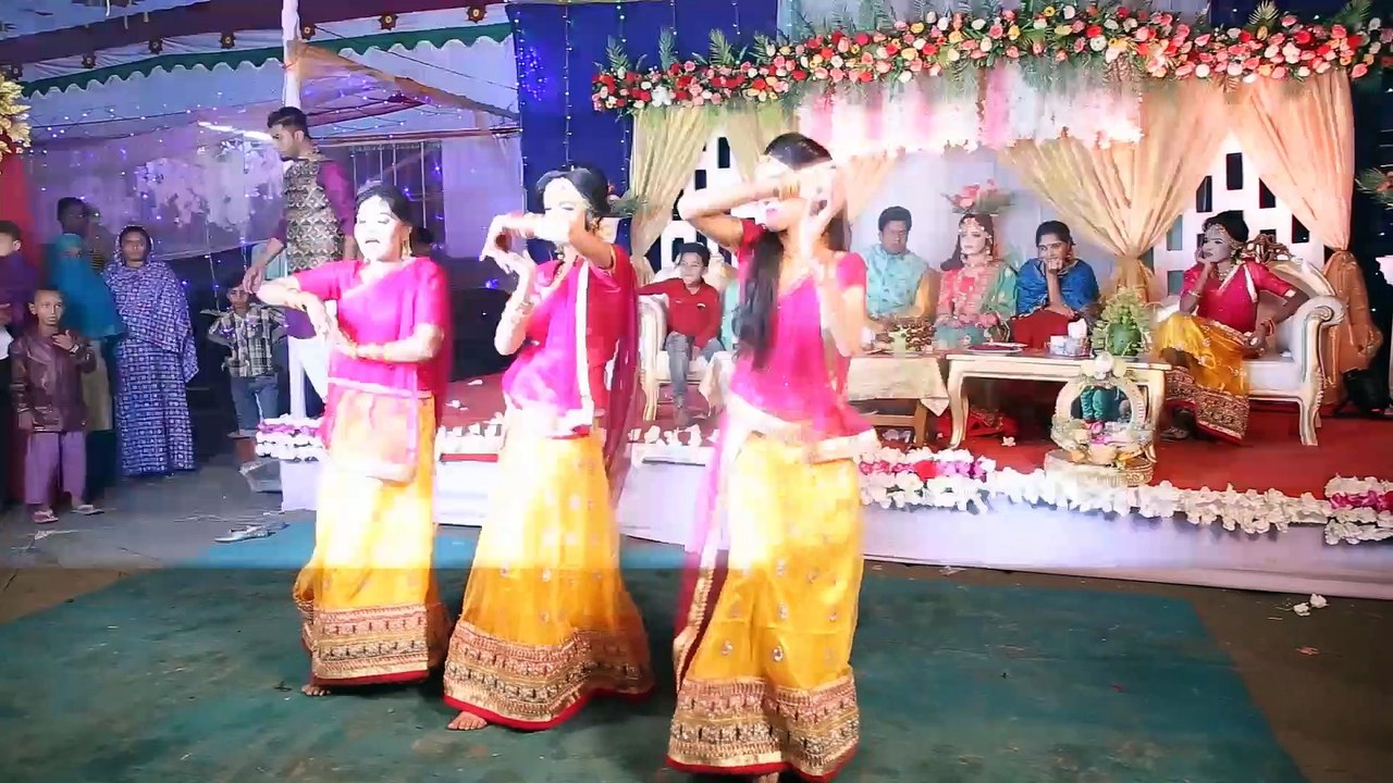 Gaye holud dance performance