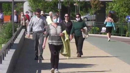 Ora News - Të moshuarit mbushin liqenin artificial