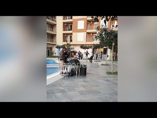 Muzikë, valle, e "Rama ik"! Ja si po e kalojnë karantinën të riatdhesuarit në një hotel në Shëngjin