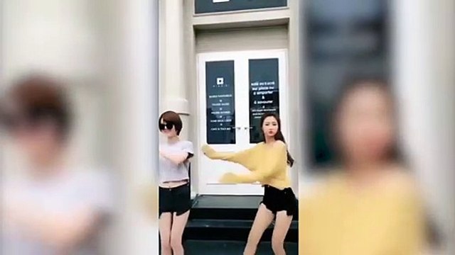 Rủ ngay bạn thân tham gia trào lưu nhảy cover 'Panama'