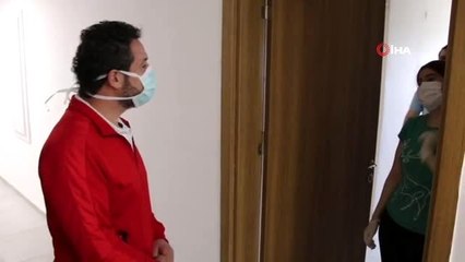 Van'da 14 günlük karantinada kalanlara anneler günü sürprizi