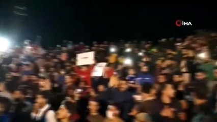 - Suriye'de rejim karşıtı protesto