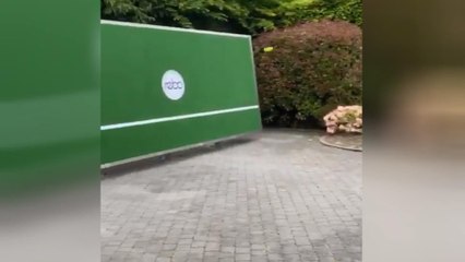 Andy Murray has a hit for the first time in seven weeks