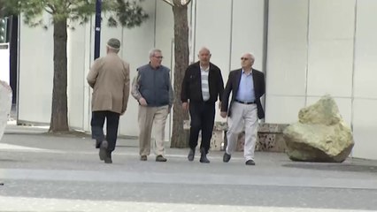 Ora News - Pensionistët shfrytëzojnë të dielën