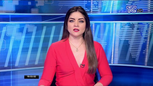 Realizan cortes de cabello a domicilio debido al cierre de sus locales