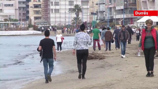 Fundjava e lirë, pamjet nga rrethet/ Pensionistët dhe prindërit me fëmijë shfrytëzojnë liri daljen