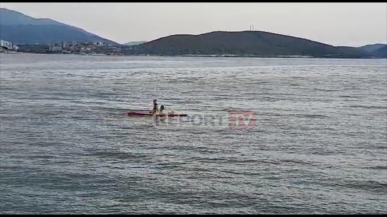 Report TV - Në Sarandë lëvizje të reduktuara, por shumë qytetarë bëjnë shëtitje buzë detit