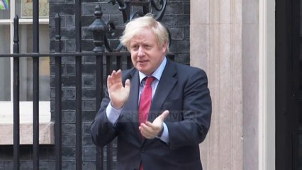 Top News - Maskat po bëhen normë! Ekspertët: Ndihmë për botën e krimit