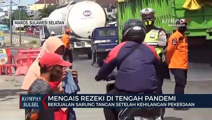 Berjualan Sarung Tangan Setelah Kehilangan Pekerjaan