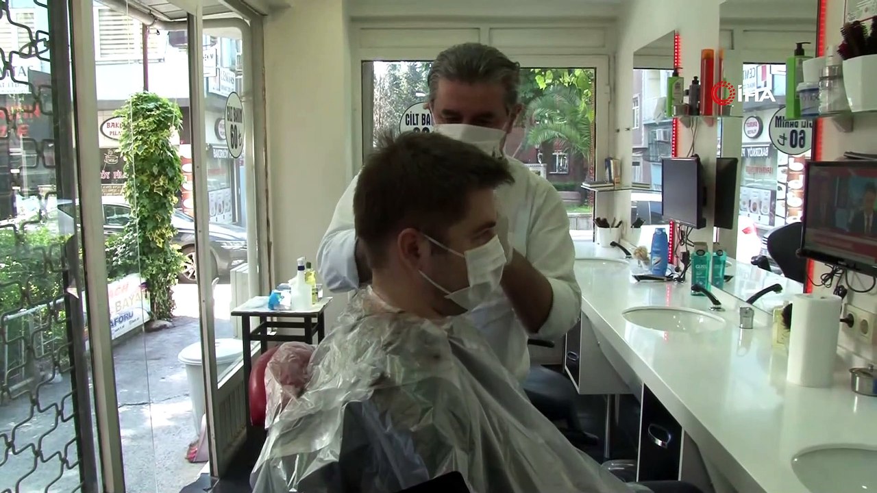 Berberler 50 gün sonra ilk müşterilerini almaya başladı