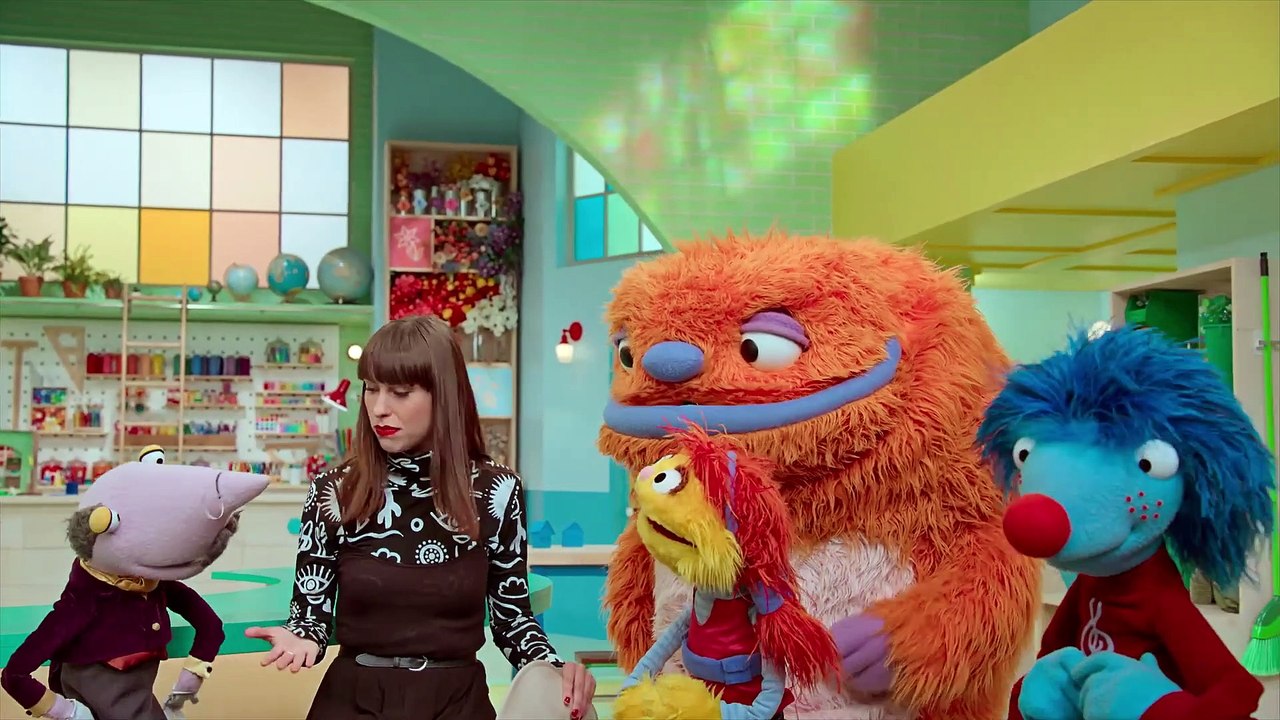 Kimbra — Big Hat | Helpsters | Apple TV+