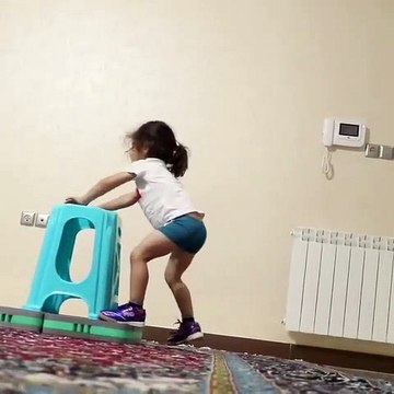 Cet enfant nous donne une vraie leçon de vie : ne jamais abandonner et toujours se relever