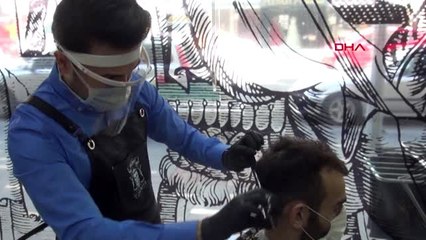 Kahramanmaraş'ta berberler randevuyla müşteri almaya başladı