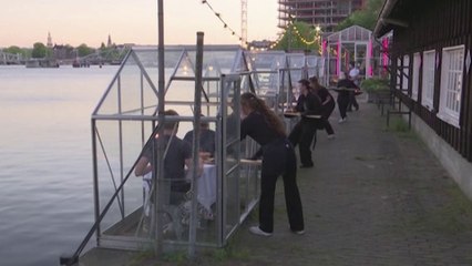 À Amsterdam, ce restaurant teste les serres individuelles pour protéger ses clients du coronavirus