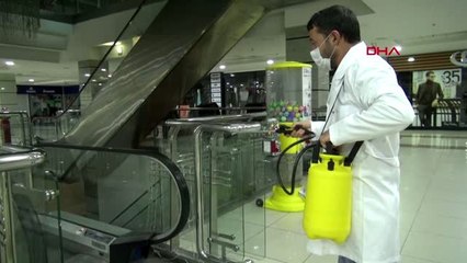 Aksaray'da AVM'ler kapılarını yeniden açtı