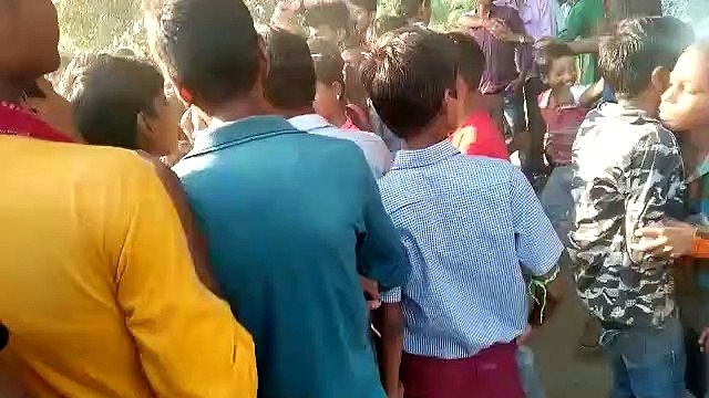 Desi Cute Girls Dance on Bhojpuri Song Best dance ever desi hot maal