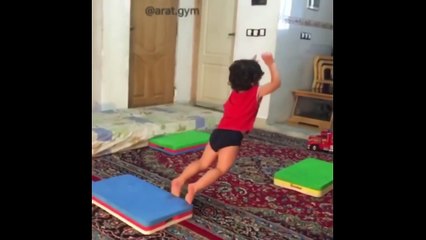 với khả năng leo tường bằng tay không như người Nhện
