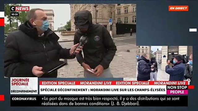 Déconfinement - En plein direct dans les rues de Paris, Jean-Marc Morandini interpellé par un SDF qui souhaite parler de sa situation - VIDEO