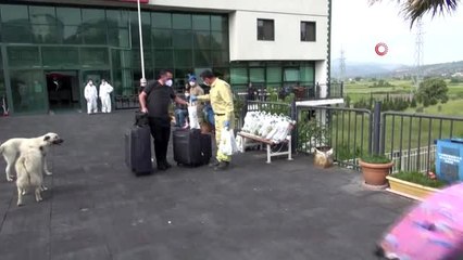 Karantinası biten 292 kişi için hatıra olarak 292 fidanı toprakla buluşturdu