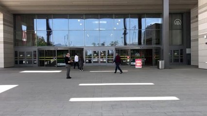 AVM'ler kapılarını yeniden açtı